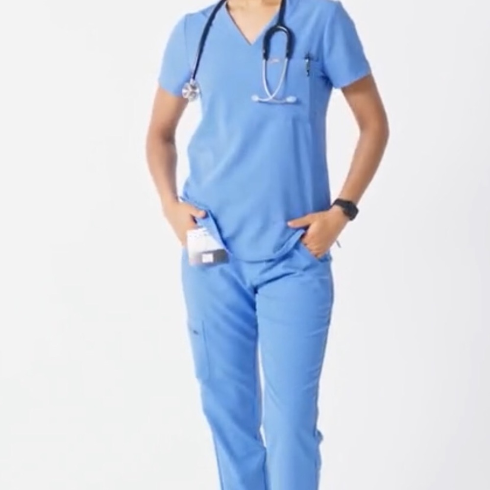 Figs Scrubs sz M Ciel Blue Jogger Set